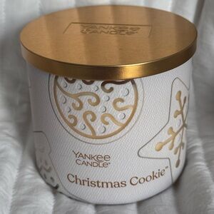 NEW 3 wick Yankee Candle Christmas Cookie paraffin wax blend candle